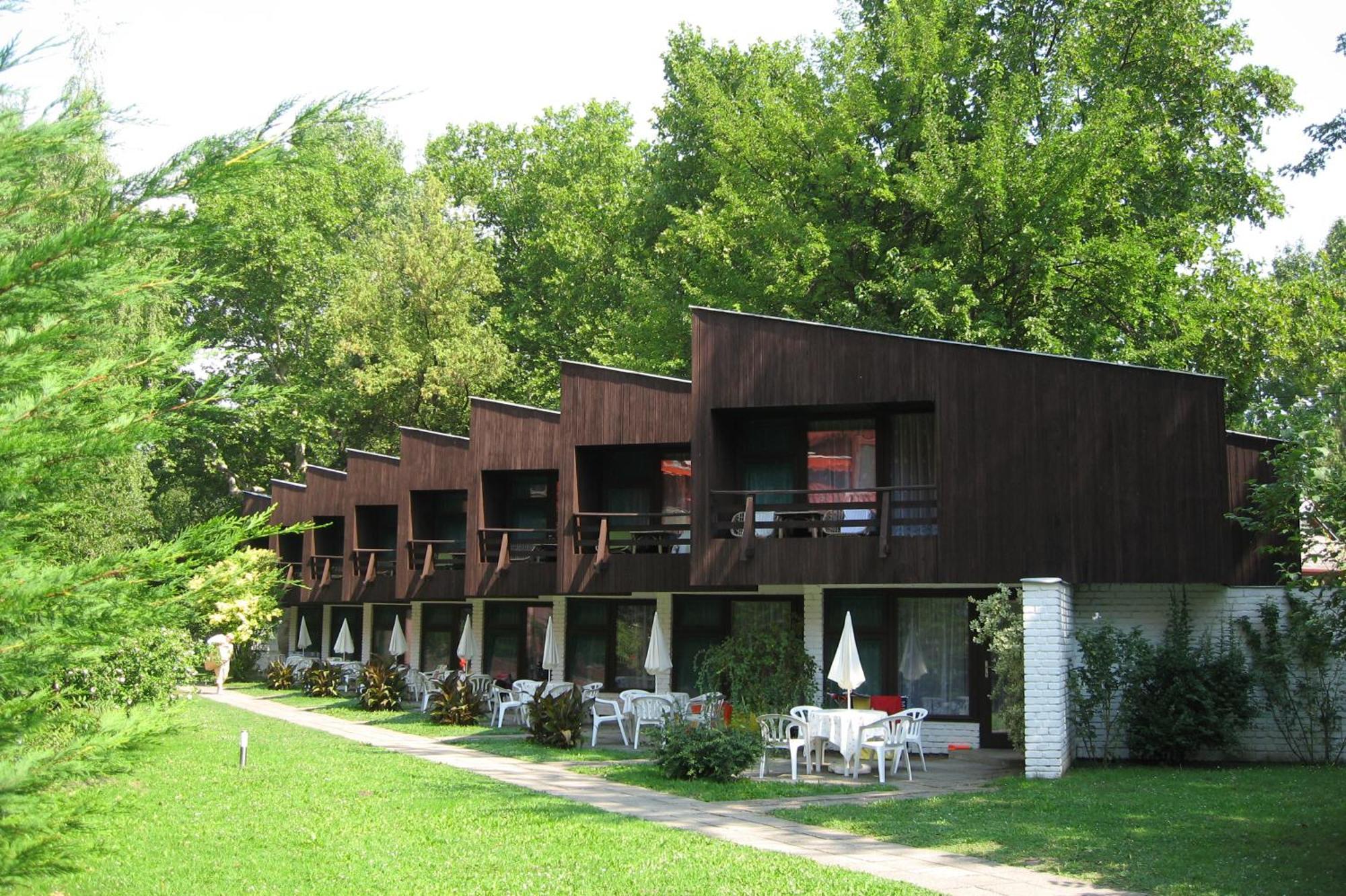 Hotel Melis Balatonlelle Exteriér fotografie