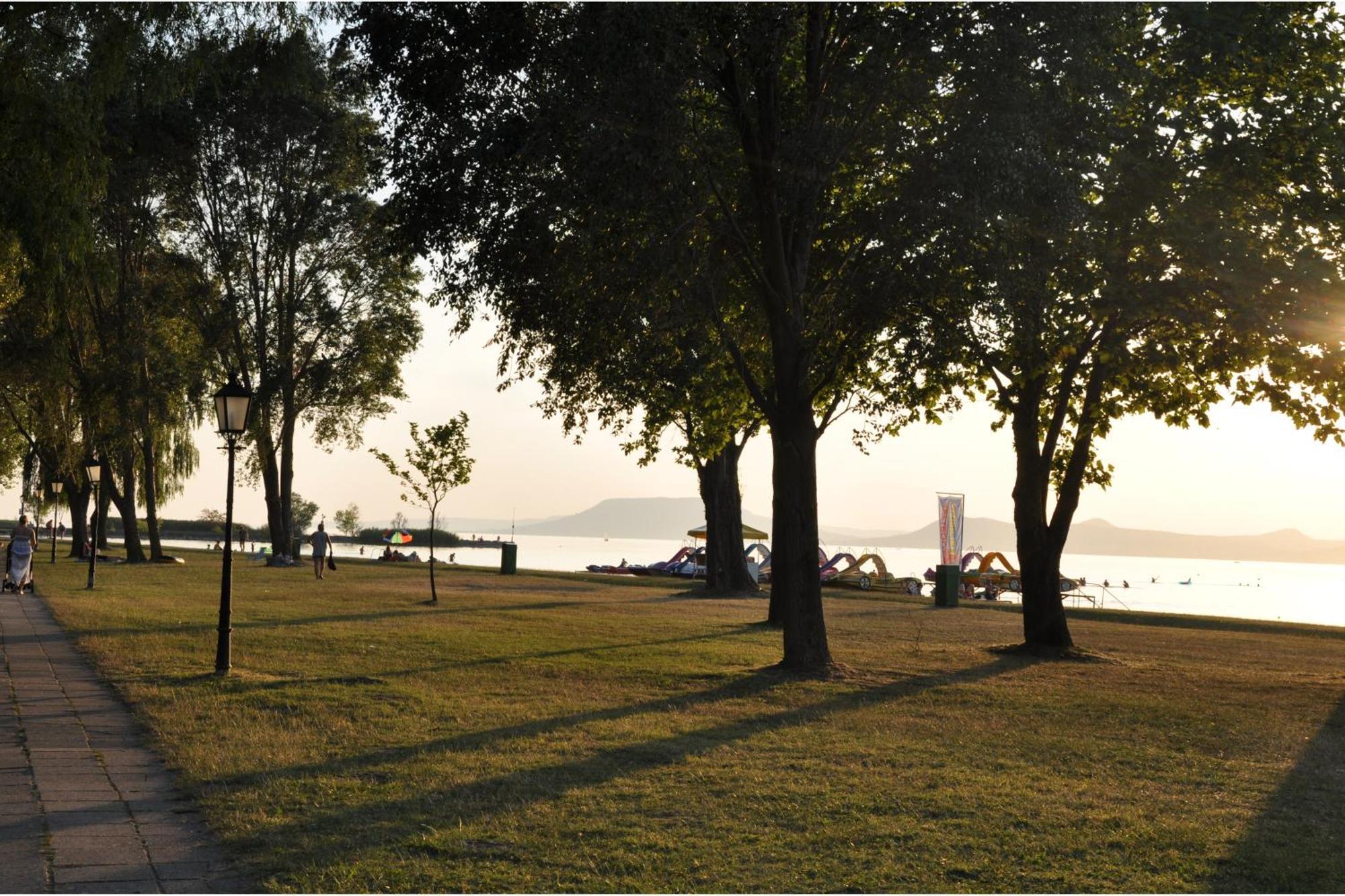 Hotel Melis Balatonlelle Exteriér fotografie